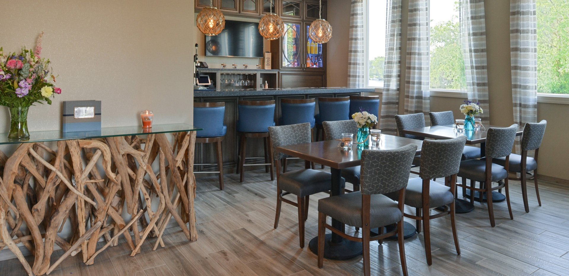 Anchored Inn at Hidden Harbor Restaurant and Bar