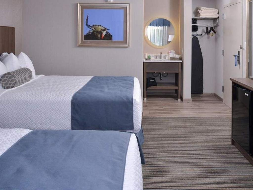 Two Beds next to each other